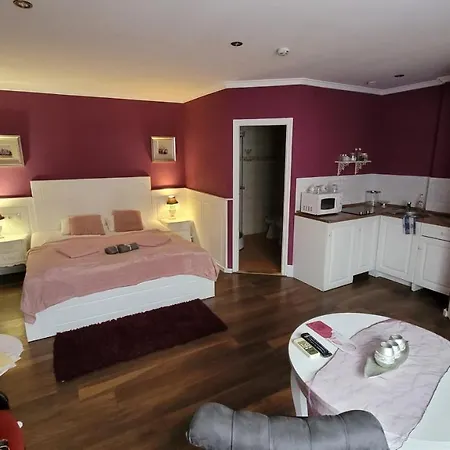 Romantika Panzio 3*