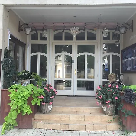 Affittacamere Romantika Panzio 4*