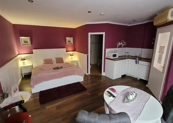 Romantika Panzio 4*