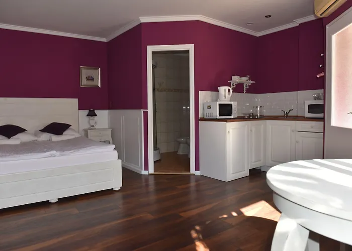 Romantika Panzio 4*